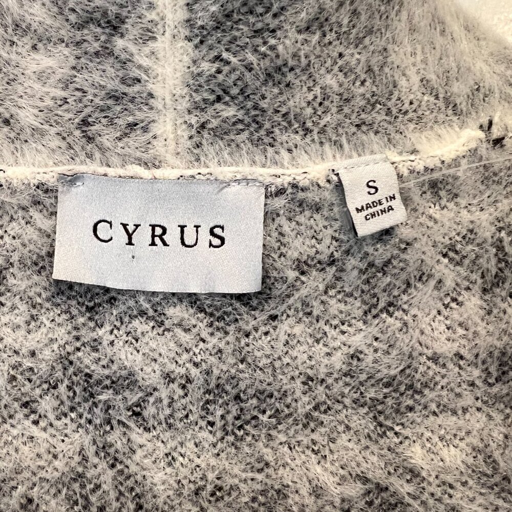 Cyrus Black & Cream Houndstooth Fuzzy Cardigan, Size Small - Picture 15 of 16